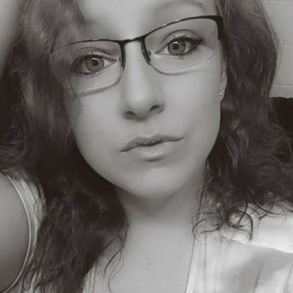 Meet your Posher, Cortney